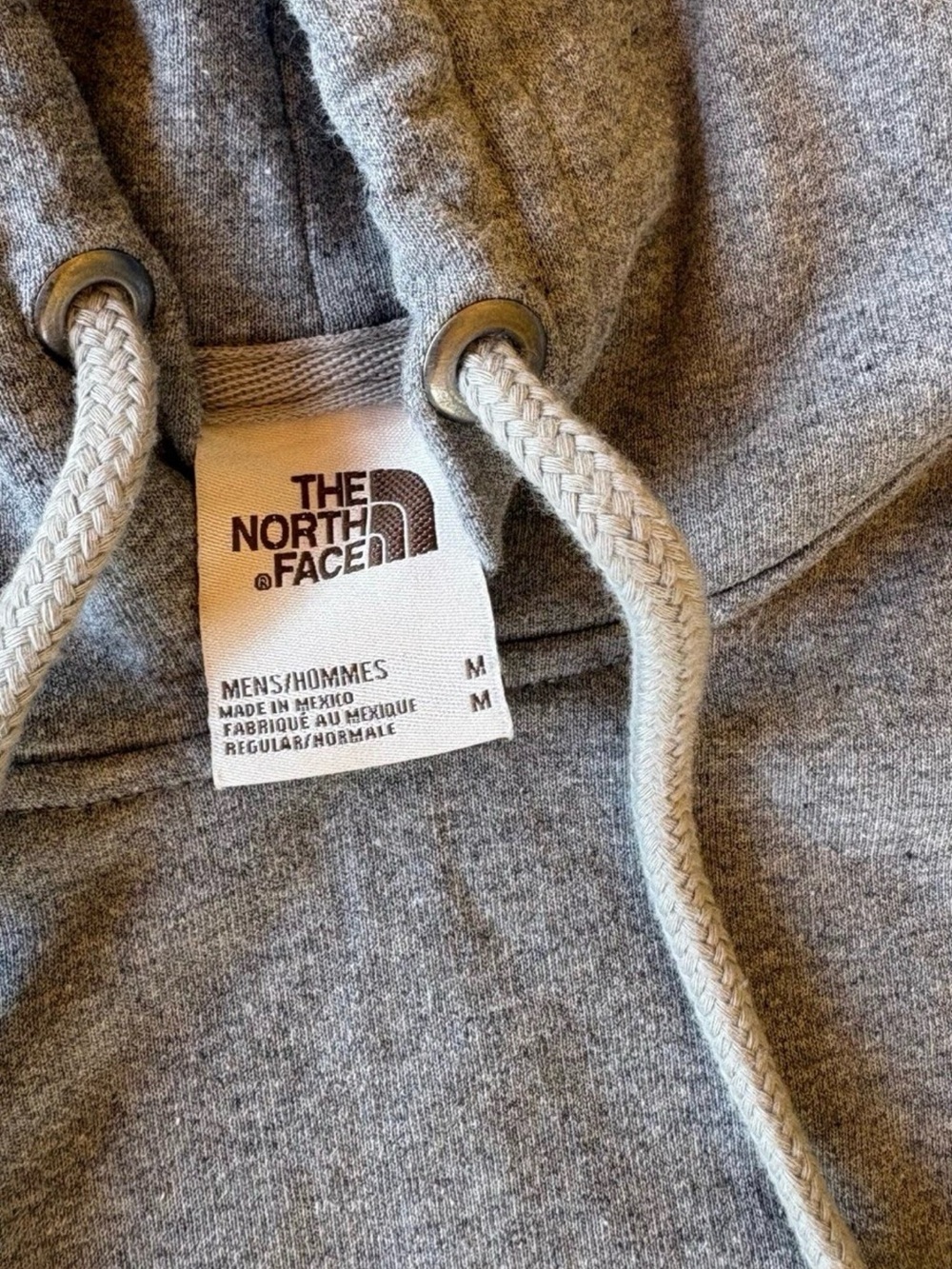 The North Face Light Gray Pullover Hoodie - Logo Patch - Picture 2 of 3